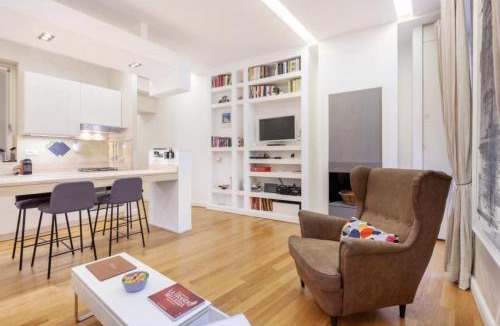 Navona Apartment | Campo dei Fiori modern apartment with terrace