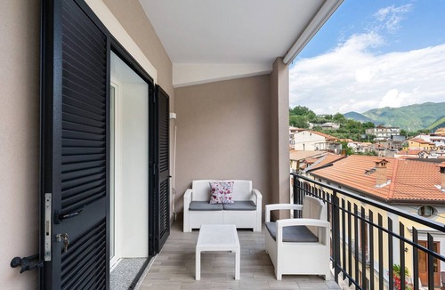 Piazza-Tralia-Pendolo Apartment | Casa Anna Deluxe Faito View in Pimonte – Comfort e Vista Panoramica