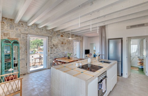 Seccheto Apartment | Casa Azzurrina Mare Apartment with Sea View, Wi-Fi, and Air Conditioning