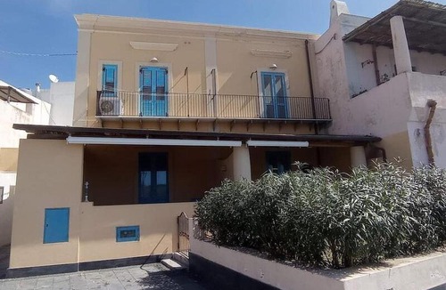 Lingua House | Casa Caraedo sulla spiaggia Isola Salina