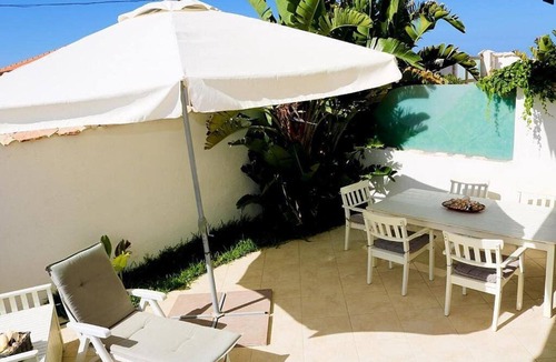Agnone Bagni House | Casa Libezia B: A welcoming apartment located right on the beach, with Free WI-FI.