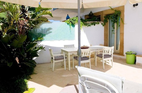 Agnone Bagni House | Casa Libezia B: A welcoming apartment located right on the beach, with Free WI-FI.