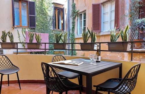 Rione V Ponte Apartment | Casa Navona - Two Bedroom Apartment, Sleeps 6