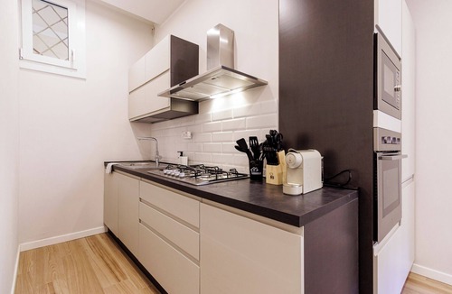 Old Town Apartment | Casa Valentina | WiFi, Train Station, Parking