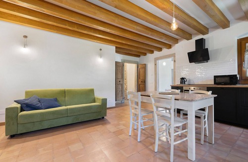 Ville del Monte House | Casa Zucchelli, Garda Trentino: Castle View, Private Garden, Up to 8 Guests