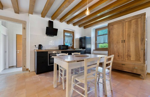 Ville del Monte House | Casa Zucchelli, Garda Trentino: Castle View, Private Garden, Up to 8 Guests