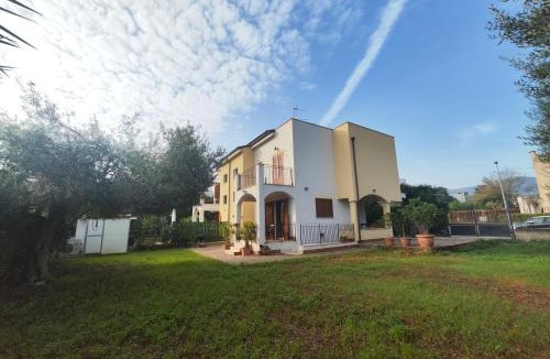 Carini Villa | CasaCarini - Villa Vacanze sul Mare con piscina idromassaggio