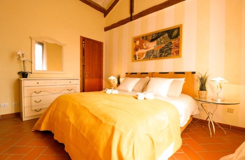 Osteria delle Noci Villa | Casale Val D' ORCIA- Relax e lusso in Piscina