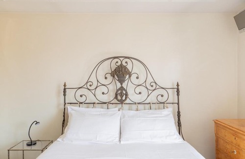 Rione VIII Sant'Eustachio Apartment | Celeste Retreat al Pantheon - Homkeey Apartments