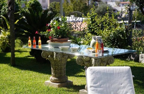 Forio Apartment | Charming two-room garden apartment in villa with swimming pool with thermal water