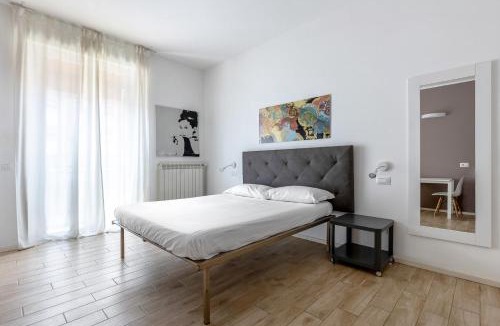 Historic Center Apartment | Cineteca Grey Studio I by Wonderful Italy