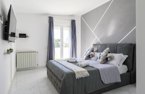 Focene Apartment | Coastal Whisper - 9 min to Airport & 700m to Sea