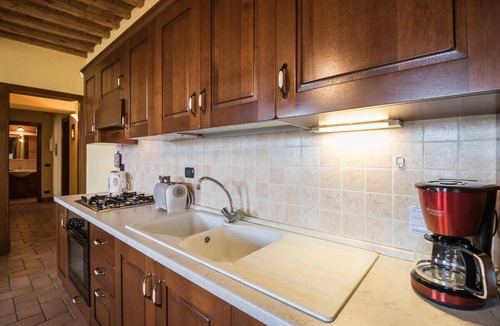 Cascine-La Croce Apartment | Colomba, apartment with pool, A/C, WiFi. Lucca