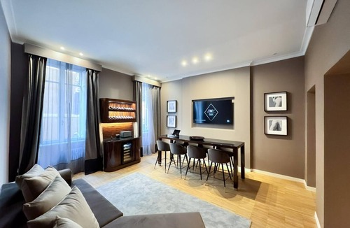 Rione IV Campo Marzio Apartment | Condotti Apartment - Five Bedroom Apartment, Sleeps 10
