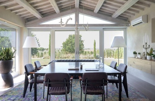 Ferretto House | Contemporary villa with pool near Cortona