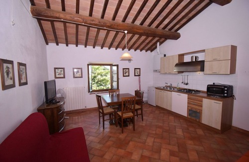 Ponte di Gabbiano Apartment | Cosy apartment for 3 guests with pool, WIFI, A/C, TV and pets allowed, close to Siena