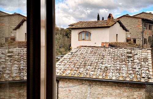 Terranuova Bracciolini Apartment | Cosy apartment for 4 guests with A/C, WIFI, pool, TV, terrace, pets allowed and panoramic view