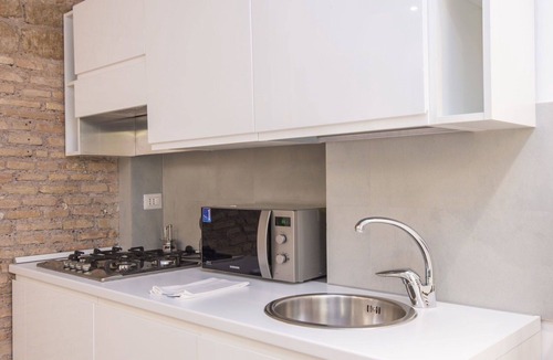 Monti Apartment | Cosy apartment for 4 guests with WIFI, A/C and TV