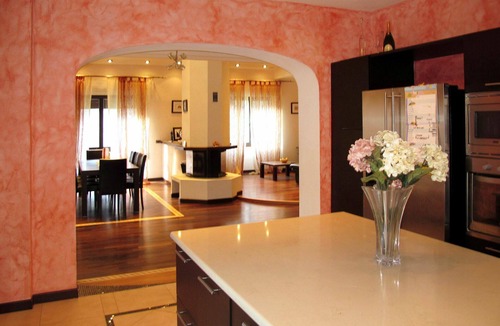 Casoli Apartment | Cosy apartment for 6 people with WIFI, pool, hot tub, TV and patio