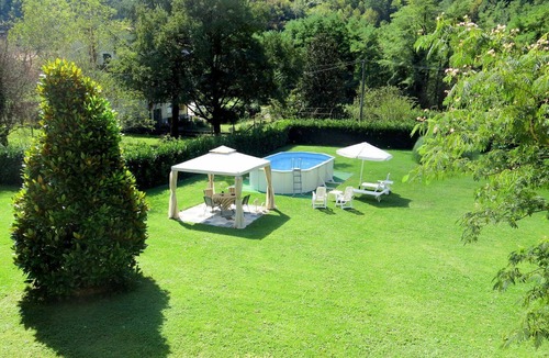 Casoli Apartment | Cosy apartment for 6 people with WIFI, pool, hot tub, TV and patio