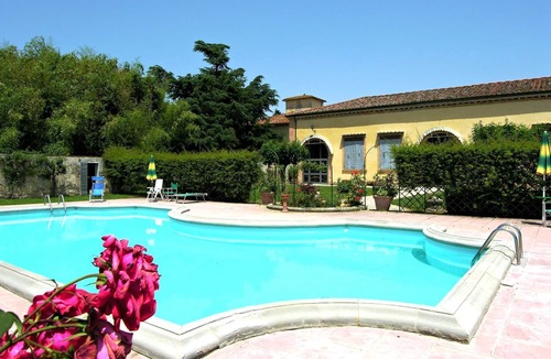 Scarperia Villa | Cosy apartment in villa for 8 people with pool, WIFI, TV and panoramic view