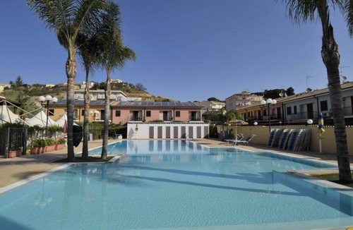 Porto Empedocle Apartment | Cosy apartment for 4 guests with pool, WIFI, A/C, TV and balcony