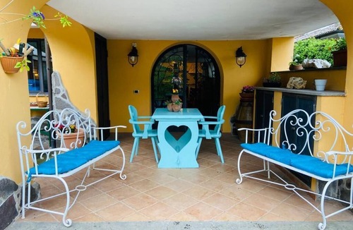 Lake Bracciano Apartment | Cozy apartment surrounded by greenery a short distance from Lake Bracciano