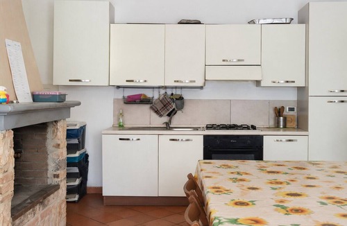 Serre di Rapolano Apartment | Cozy Apartment in a Traditional Tuscan Stone Farmhouse