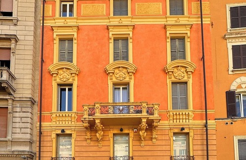 Old Town Apartment | Designer Penthouse with a View of the Ghirlandina