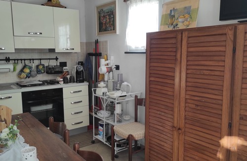 Mongiardino House | Detached cottage surrounded by greenery just minutes from the sea.
