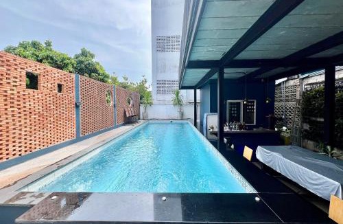 Thapae Hostel | Deva hostel & Relax Pool