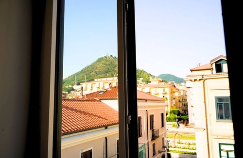Cava de' Tirreni Apartment | Dimora Smeraldo - an exclusive apartment just 10 minutes from the Amalfi Coast