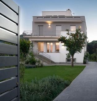 Lungolago House | DomusBiri