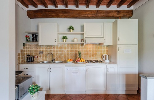 Lucca Apartment | Donato one bedroom Farmhouse Apartment with shared Pool in Fattoria Sardi Wine Resort in Lucca