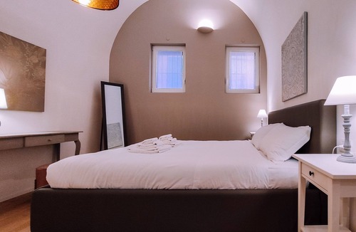 L'antico Ghetto Ebraico House | Elegante Appartamento Alle Due Torri By Wonderful Italy
