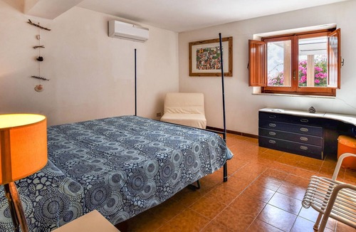 Ustica Apartment | Enjoy relaxing vacations on the island of Ustica.