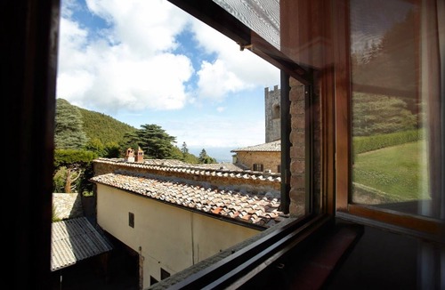 Badia Coltibuono Apartment | Eremo Granaio In Gaiole in Chianti, Tuscany
