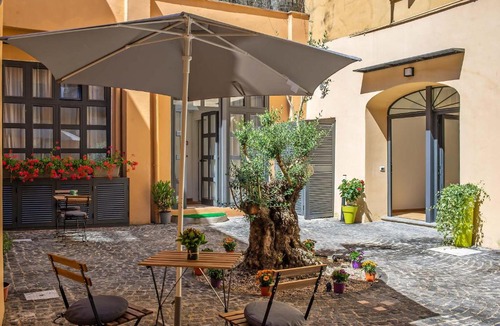 Rione VII Regola Hotel | Essence Collection Hotel