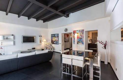 Rione III Colonna Apartment | Exclusive apartment in Via dei Due Macelli, few steps away from the Spanish steps and the Trevi foun