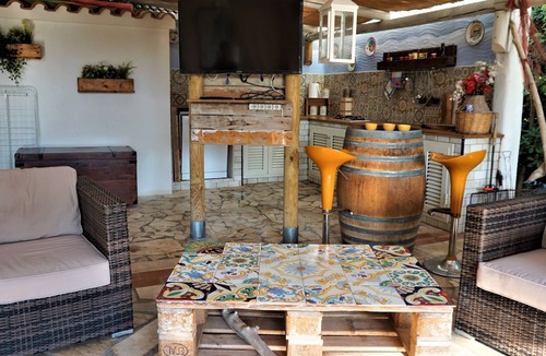 Porto Badino Villa | EXCLUSIVE VILLA WITH SWIMMING POOL, JACUZZI & GARDEN. * Free WIFI *