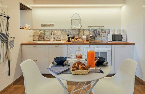 Monteluiano Apartment | Fairytale retreat with Umbrian countryside terrace