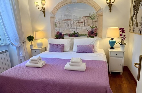Celio Apartment | Family 2 BR Colosseum Charming + Small Balcony
