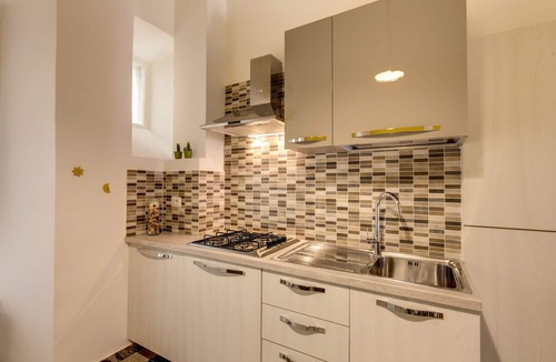 Vatican House | FANTASTIC APARTMENT IN MEADOWS NEAR VATICAN MUSEUMS