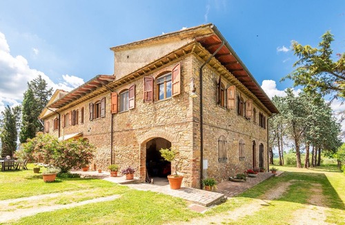 San Gimignano House | Farmhouse 'Le Volpaie - San Benedetto' with Shared Garden and Wi-Fi