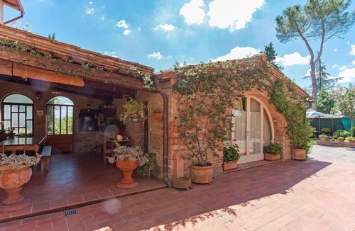 Siena House | Gorgeous home in siena -si- with WiFi