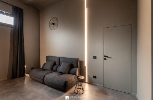 Pontedera Apartment | GREY LOFT