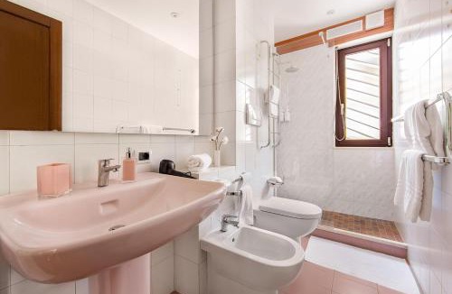 Suburbio XI della Vittoria Apartment | GUEST HOUSE MAGNOLIA, Centro-Nord di Roma - Stadio Olimpico, Foro Italico, Policlinico Gemelli, Università Cattolica, Musei Vaticani, San Pietro - Parcheggio Gratuito - Servizio Navetta Aeroportuale su Richiesta