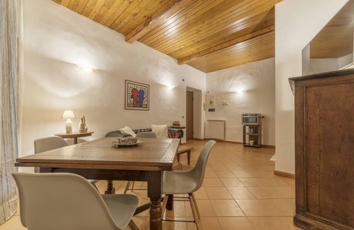 Rione XVI Ludovisi Apartment | GuestHost - Approximately 80 m2 apartment located on the third floor of a characteristic period building with lift (not suitable for the disabled).Our accommodation can comfortably accommodate up to 6 people.It is the ideal solution for those who travel
