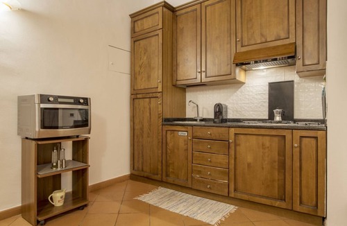 Rione XVI Ludovisi Apartment | GuestHost - Approximately 80 m2 apartment located on the third floor of a characteristic period building with lift (not suitable for the disabled).Our accommodation can comfortably accommodate up to 6 people.It is the ideal solution for those who travel