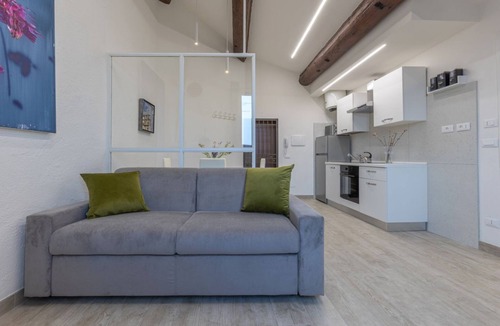 Ferrara Historic Centre Apartment | GuestHost - Blanket Retreat! Near Estense Castle